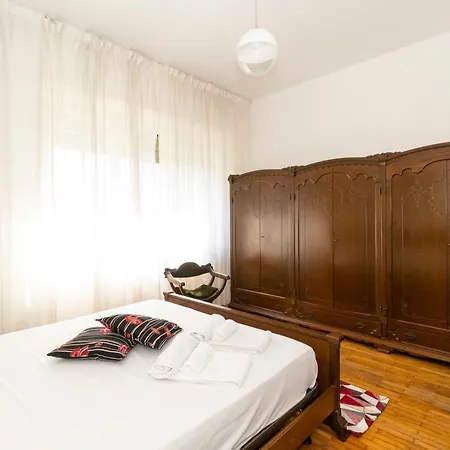Borgo Crimea Roomy Apartment