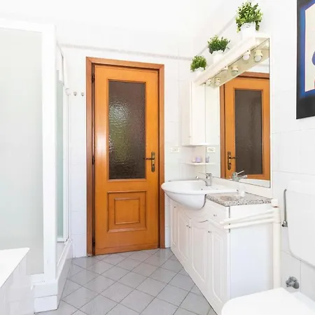 公寓 Borgo Crimea Roomy Apartment *